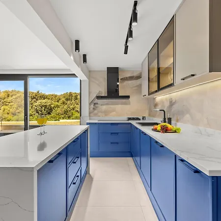 Luxury Pool Seaside Zadar