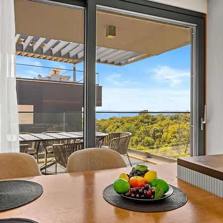 Luxury Pool Seaside *