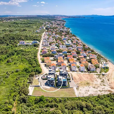Luxury Pool Seaside Ζαντάρ