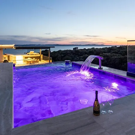 Luxury Pool Seaside *