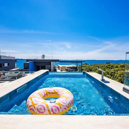 Luxury Pool Seaside Zadar