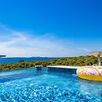 Luxury Pool Seaside Appartement Zadar