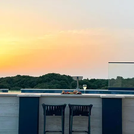 Luxury Pool Seaside *