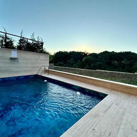 Apartment Luxury Pool Seaside