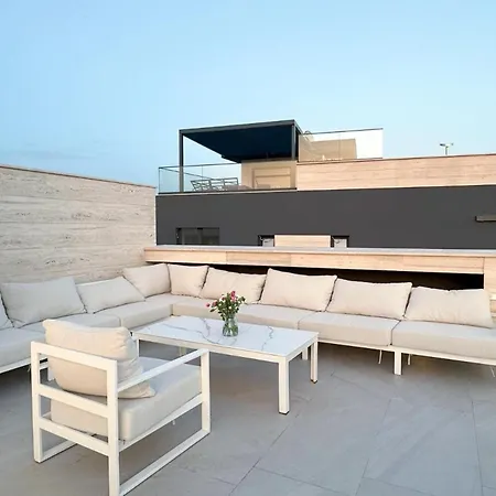 Luxury Pool Seaside