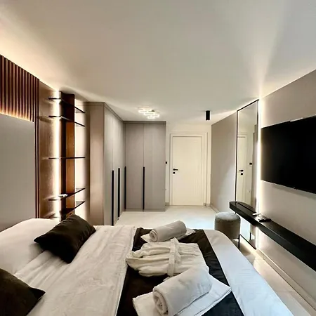 Apartment Luxury Pool Seaside