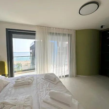 Apartment Luxury Pool Seaside