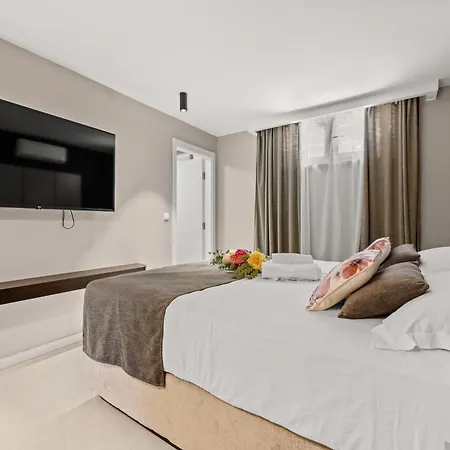 Apartment Luxury Pool Seaside *