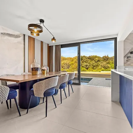 Luxury Pool Seaside Apartamento Zadar