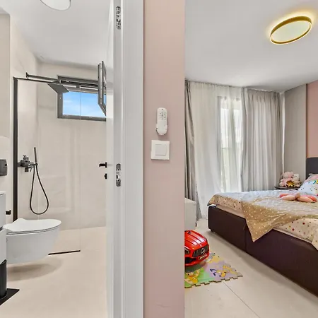 Luxury Pool Seaside Zadar