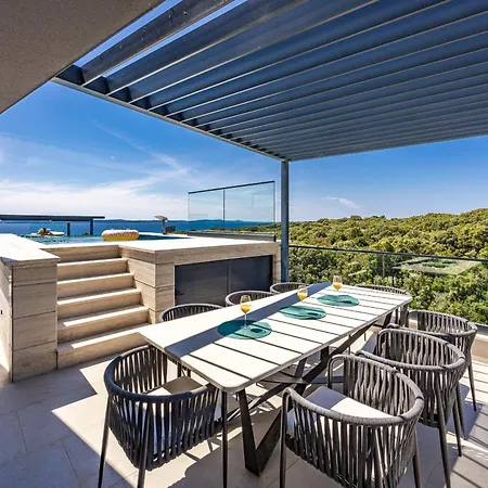 Daire Luxury Pool Seaside *