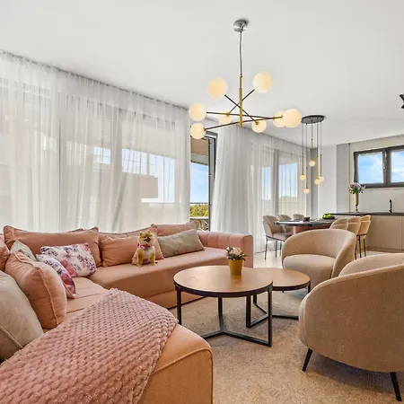 Luxury Pool Seaside *