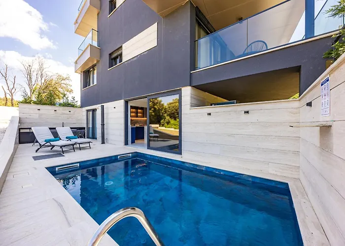 Luxury Pool Seaside Apartment Zadar